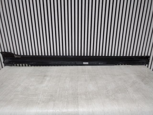 bontott AUDI A6 C8 Bal Küszöb