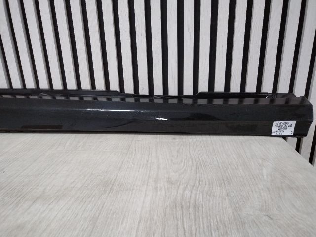 bontott AUDI A6 C8 Bal Küszöb