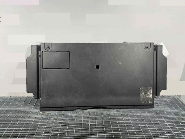 bontott AUDI A6 C8 Csomagtér Roló