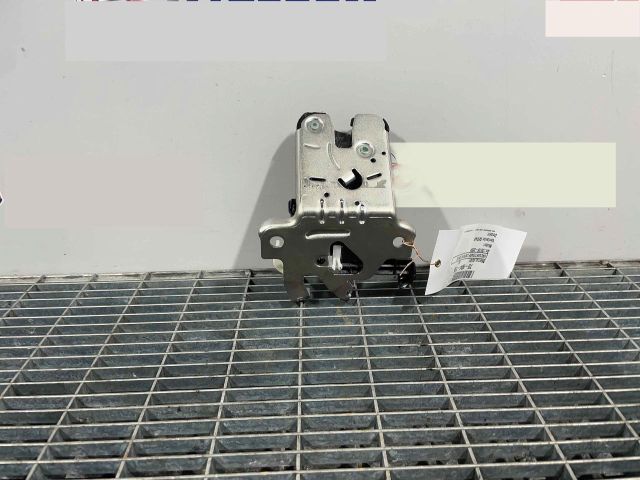 bontott AUDI A6 C8 Csomagtérajtó Zárszerkezet