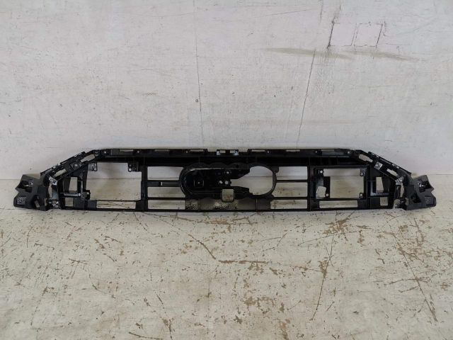 bontott AUDI A6 C8 Első Lökhárító Tartó Felső