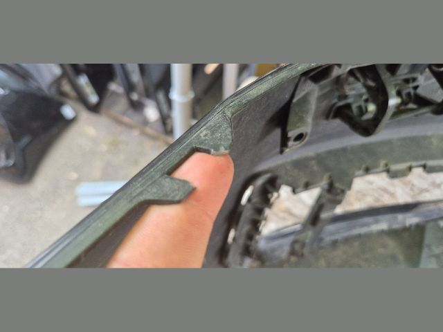 bontott AUDI A6 C8 Első Lökhárító (Üresen)