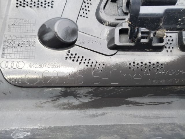 bontott AUDI A6 C8 Első Lökhárító (Üresen)