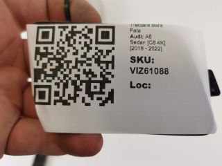 bontott AUDI A6 C8 Első Vonószem Burkolat