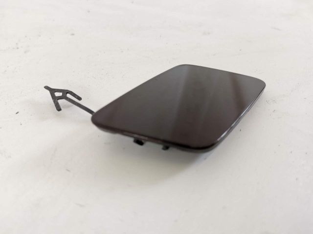 bontott AUDI A6 C8 Első Vonószem Burkolat