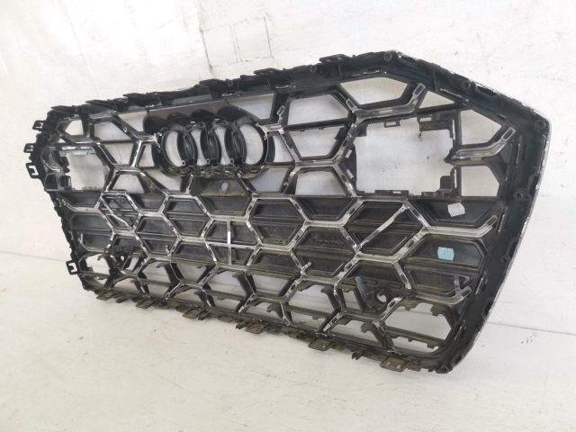 bontott AUDI A6 C8 Hűtőrács