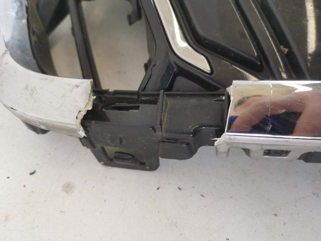 bontott AUDI A6 C8 Hűtőrács