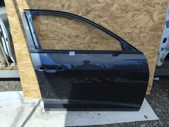 bontott AUDI A6 C8 Jobb első Ajtó (Üres lemez)