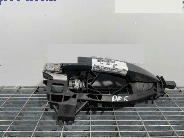 bontott AUDI A6 C8 Jobb első Külső Kilincs