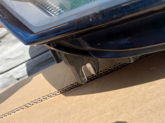 bontott AUDI A6 C8 Jobb Fényszóró