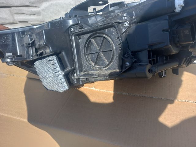 bontott AUDI A6 C8 Jobb Fényszóró