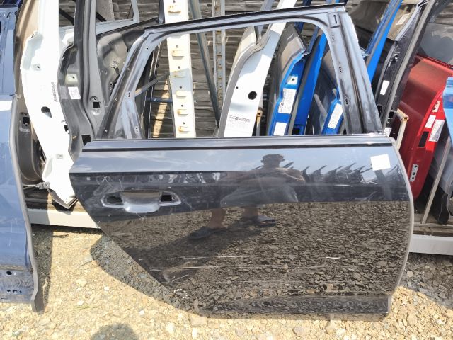 bontott AUDI A6 C8 Jobb hátsó Ajtó (Üres lemez)