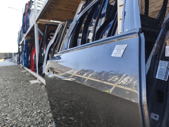 bontott AUDI A6 C8 Jobb hátsó Ajtó (Üres lemez)