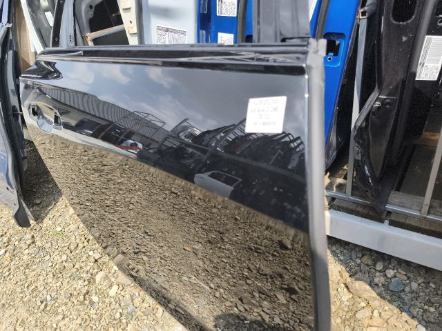 bontott AUDI A6 C8 Jobb hátsó Ajtó (Üres lemez)