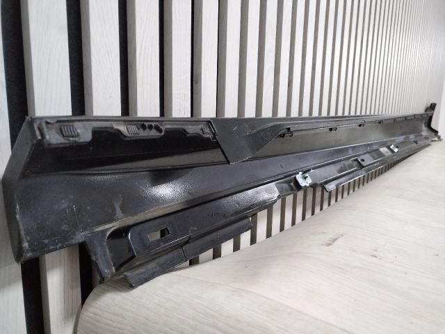 bontott AUDI A6 C8 Jobb Küszöb