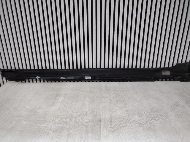 bontott AUDI A6 C8 Jobb Küszöb