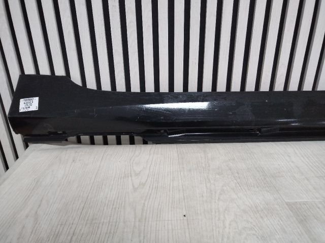 bontott AUDI A6 C8 Jobb Küszöb