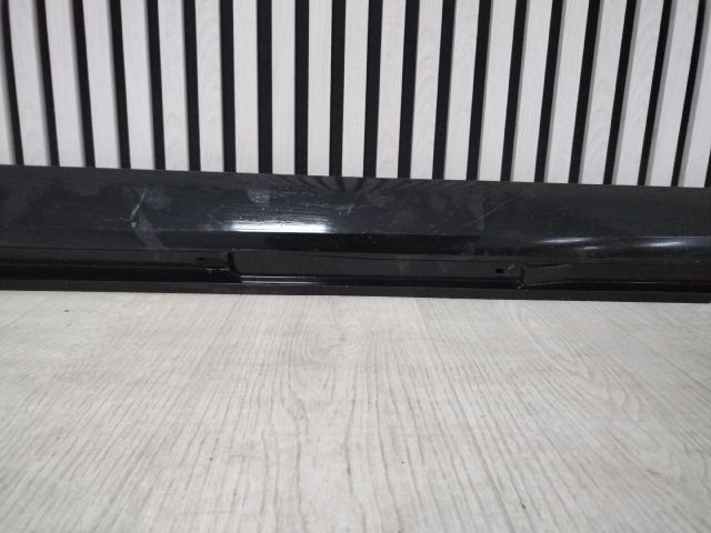 bontott AUDI A6 C8 Jobb Küszöb