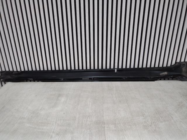 bontott AUDI A6 C8 Jobb Küszöb