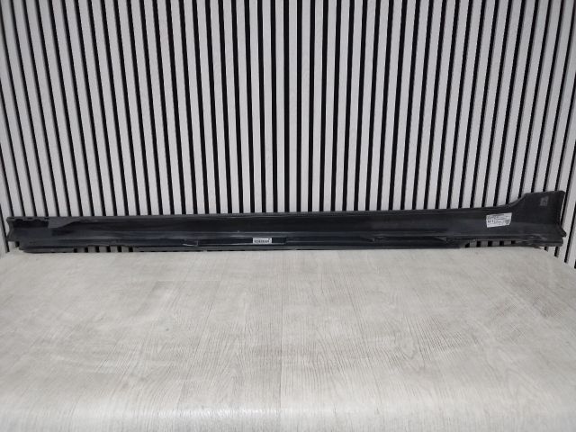 bontott AUDI A6 C8 Jobb Küszöb