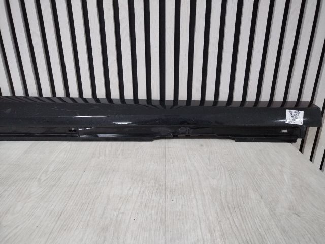 bontott AUDI A6 C8 Jobb Küszöb