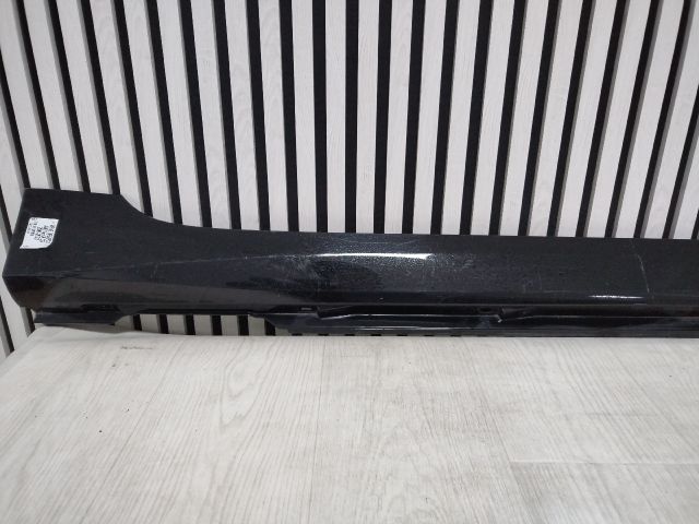 bontott AUDI A6 C8 Jobb Küszöb