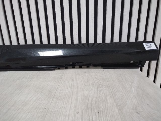 bontott AUDI A6 C8 Jobb Küszöb