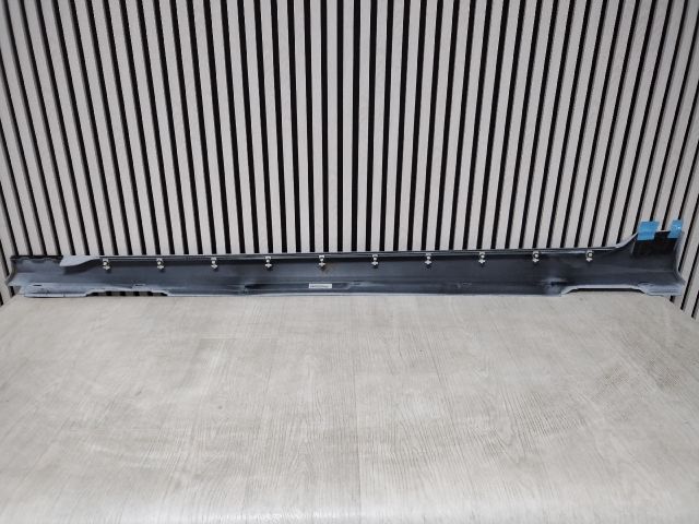 bontott AUDI A6 C8 Jobb Küszöb