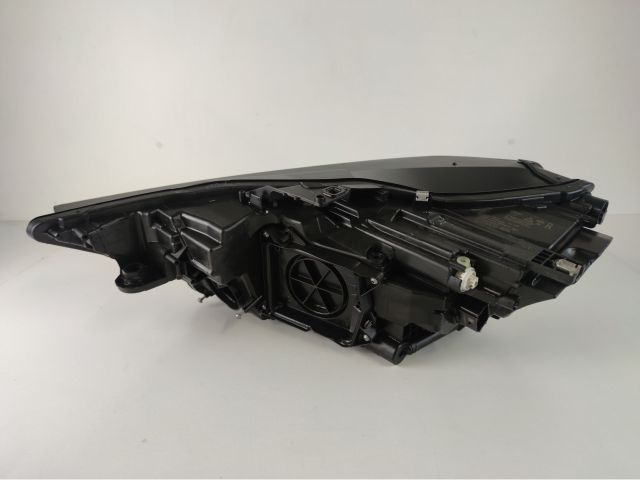 bontott AUDI A6 C8 Jobb Ledes Fényszóró