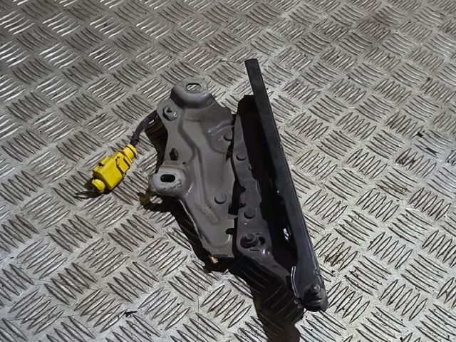 bontott AUDI A6 C8 Motorháztető Bal Zsanér