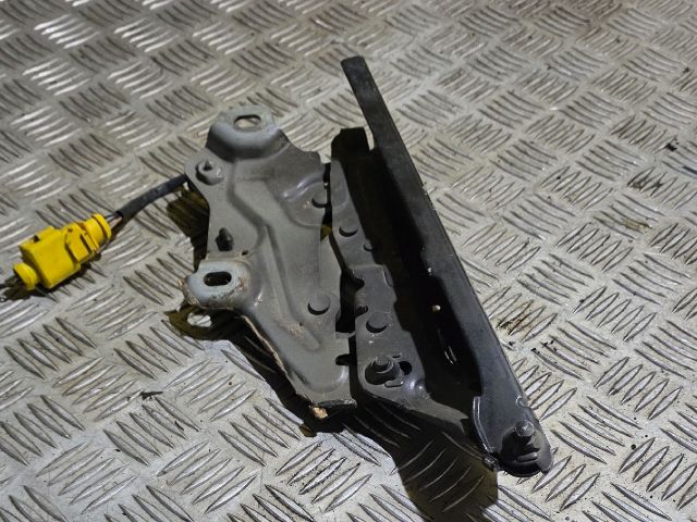 bontott AUDI A6 C8 Motorháztető Bal Zsanér