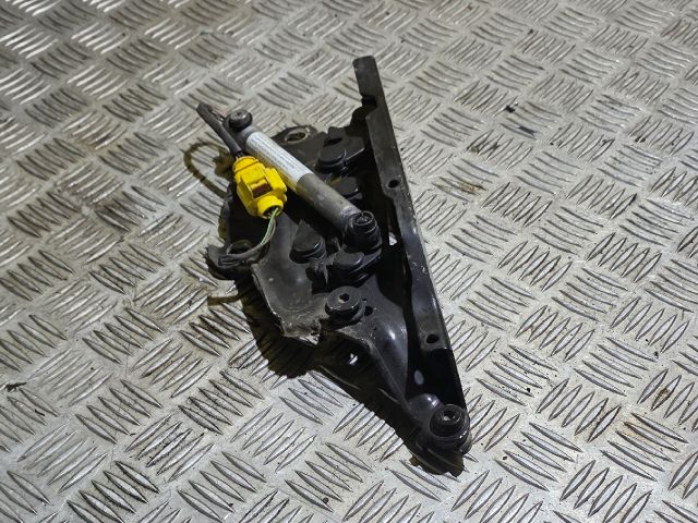 bontott AUDI A6 C8 Motorháztető Jobb Zsanér