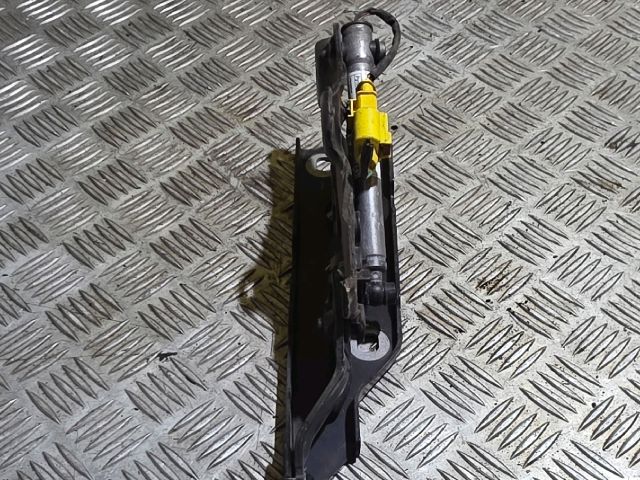 bontott AUDI A6 C8 Motorháztető Jobb Zsanér