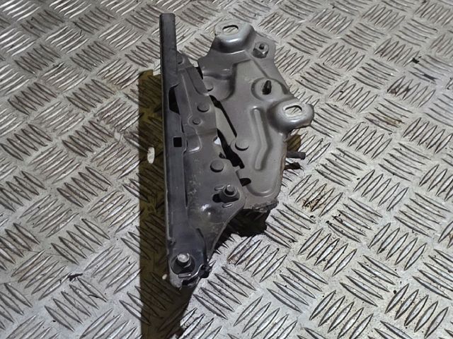 bontott AUDI A6 C8 Motorháztető Jobb Zsanér