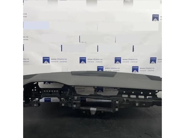 bontott AUDI A6 C8 Műszerfal Héj