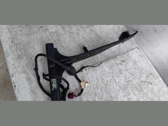 bontott AUDI A6 C8 Vonóhorog