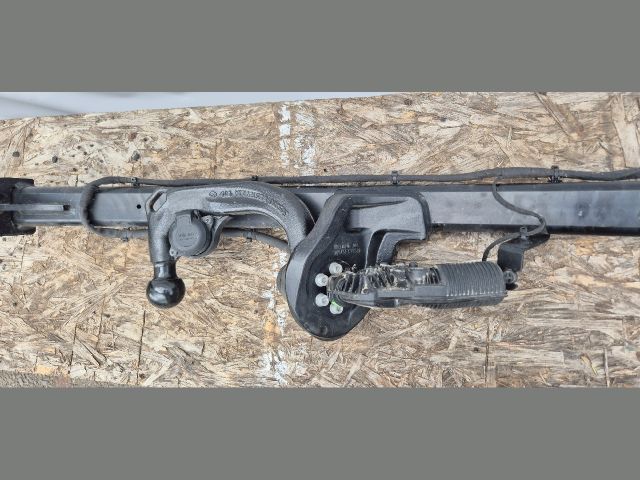 bontott AUDI A6 C8 Vonóhorog