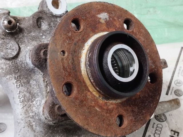 bontott AUDI A7 Bal hátsó Csonkállvány Kerékaggyal