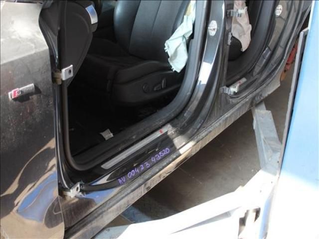 bontott AUDI A7 Bal Küszöb