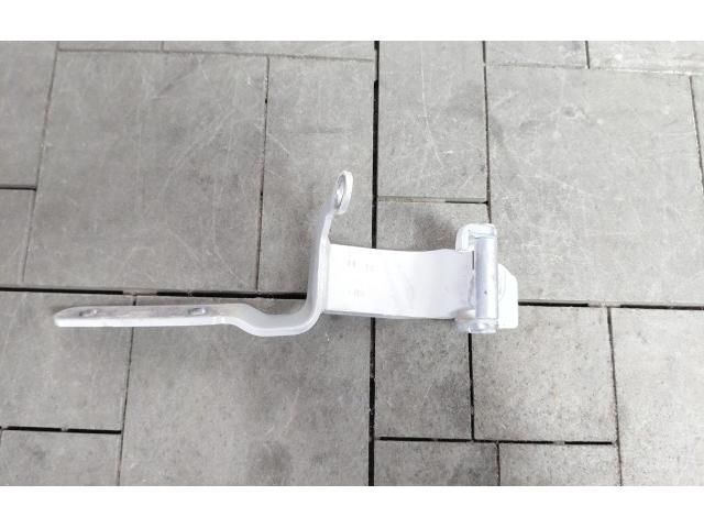 bontott AUDI A7 Csomagtérajtó Jobb Zsanér