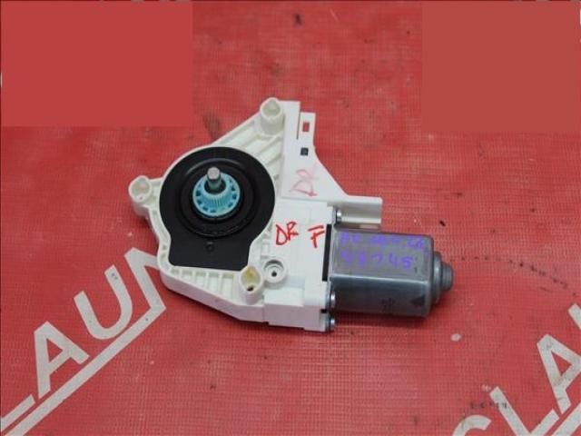 bontott AUDI A7 Jobb első Ablakemelő Motor