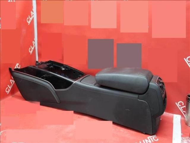 bontott AUDI A7 Könyöklő