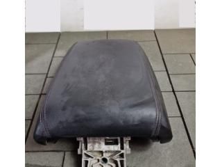 bontott AUDI A7 Könyöklő