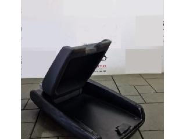 bontott AUDI A7 Könyöklő