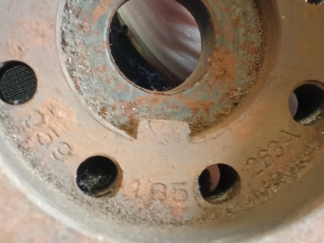 bontott AUDI A8 Főtengely Bordáskerék / Lánckerék