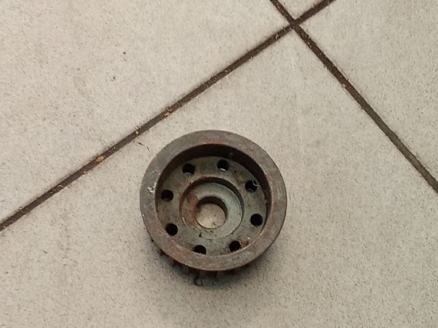 bontott AUDI A8 Főtengely Bordáskerék / Lánckerék