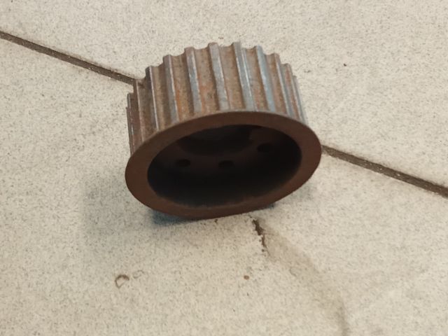 bontott AUDI A8 Főtengely Bordáskerék / Lánckerék