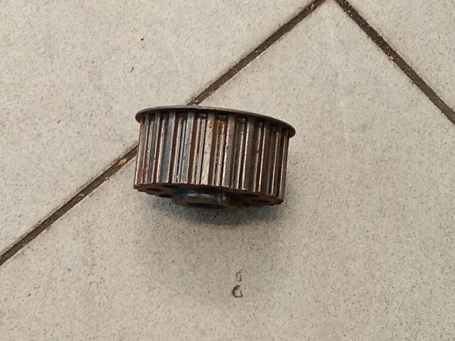 bontott AUDI A8 Főtengely Bordáskerék / Lánckerék