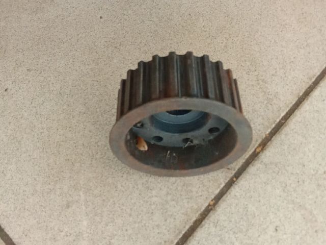 bontott AUDI A8 Főtengely Bordáskerék / Lánckerék