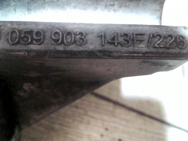 bontott AUDI A8 Generátor Tartó Bak